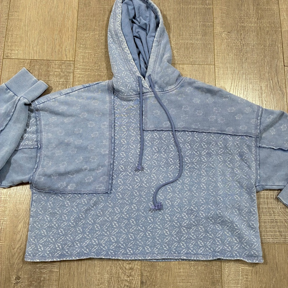 Lucky Brand Women’s Crop Top Hoodie Size XS - Picture 3 of 7
